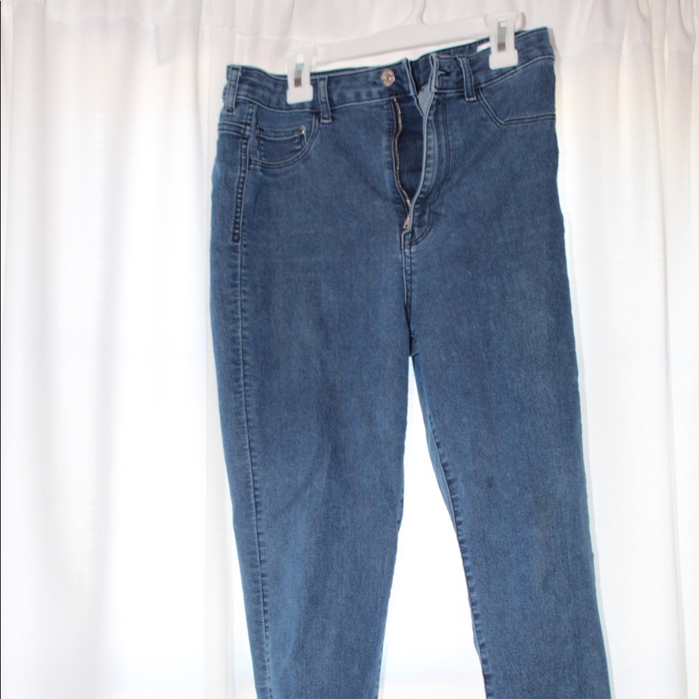 High waisted jeans
